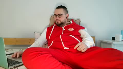 Ben hot video on page  online show from 02.16.25