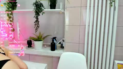 Lina online show from 12.05.25