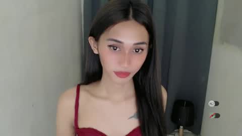 Snapshot of cutie_mitcha chatting on 02.05.25 cutie_mitcha online show from 02.05.25