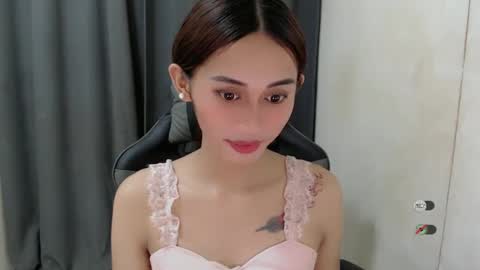Snapshot of cutie_mitcha chatting on 02.23.25 cutie_mitcha online show from 02.23.25