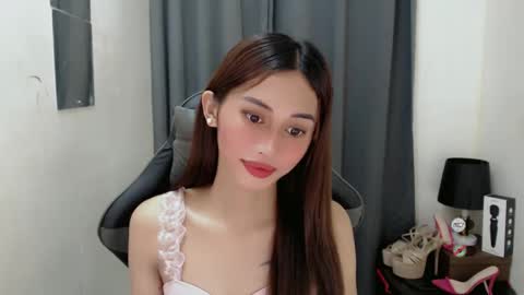 Snapshot of cutie_mitcha chatting on 03.12.25 cutie_mitcha online show from 03.12.25