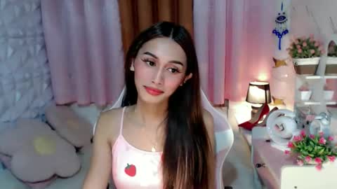 Snapshot of cutie_mitcha chatting on 10.06.25 cutie_mitcha online show from 10.06.25