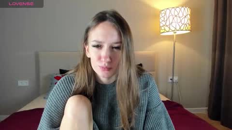 Snapshot of cutie_naughty_girl chatting on 10.04.25 Kate online show from 10.04.25