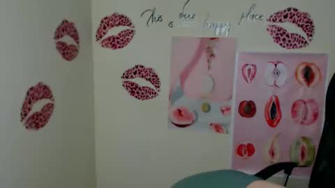 Snapshot of cutielady_ chatting on 05.05.26 Emma online show from 05.05.26