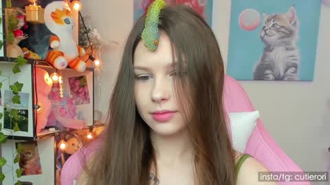 Snapshot of cutierori chatting on 12.29.24 Rori Instagram cutierori online show from 12.29.24