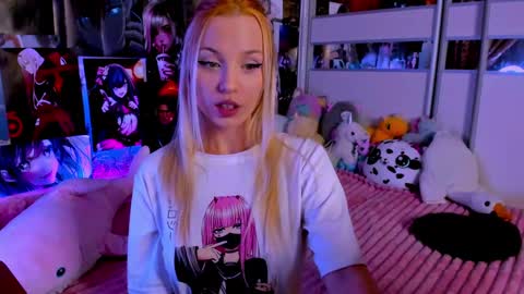 Snapshot of cuttie_ponyy chatting on 12.05.24 Nora online show from 12.05.24