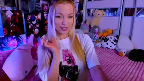 Snapshot of cuttie_ponyy chatting on 12.26.24 Nora online show from 12.26.24