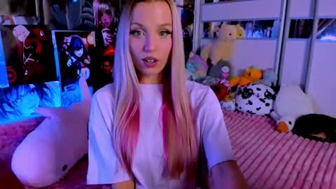 Snapshot of cuttie_ponyy chatting on 12.29.24 Nora online show from 12.29.24