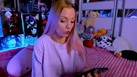 Snapshot of cuttie_ponyy chatting on 01.04.25 Nora online show from 01.04.25