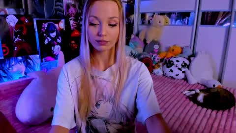 Snapshot of cuttie_ponyy chatting on 01.07.25 Nora online show from 01.07.25