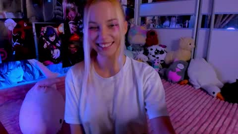 Snapshot of cuttie_ponyy chatting on 10.15.25 Nora online show from 10.15.25