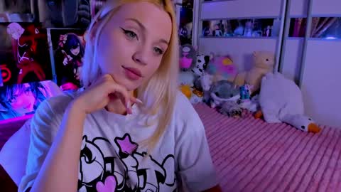 Snapshot of cuttie_ponyy chatting on 05.01.26 Nora online show from 05.01.26