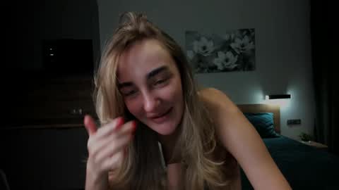 Snapshot of cuttiechloe chatting on 12.29.24 CuttieChloe online show from 12.29.24