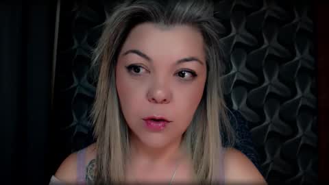 Snapshot of cyberdomme chatting on 01.10.26 Full time mean bitch. online show from 01.10.26