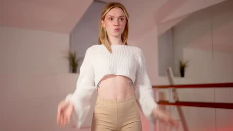 Snapshot of cyberheart_ chatting on 12.03.24 EMILY online show from 12.03.24