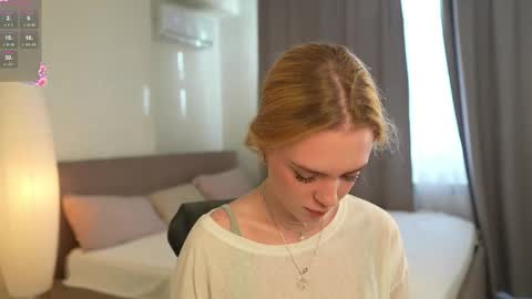 Snapshot of cyberheart_ chatting on 11.19.25 EMILY online show from 11.19.25