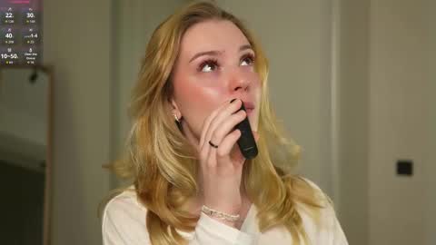 Snapshot of cyberheart_ chatting on 11.28.25 EMILY online show from 11.28.25