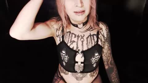 Nikki online show from 10.26.25