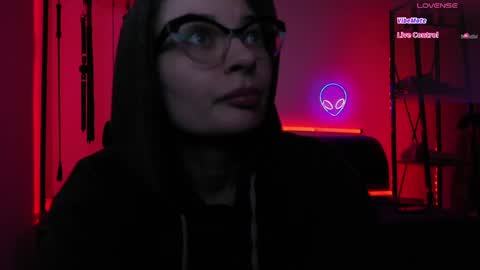 Snapshot of cyberxgoddess_ chatting on 04.25.26 Lily Goddess online show from 04.25.26