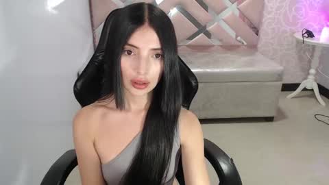 CINTIA ARAUJO online show from 10.03.25