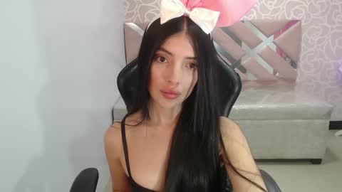 CINTIA ARAUJO online show from 10.19.25