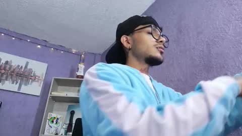 Snapshot of d4ni_king chatting on 11.19.25 d4ni_king online show from 11.19.25