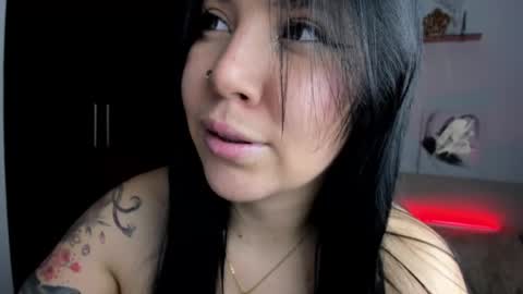 Snapshot of daahanna_ chatting on 10.17.25 Ailyn  online show from 10.17.25