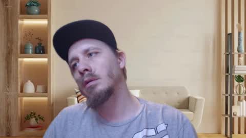 Snapshot of dabbydaddy25 chatting on 12.01.25 dabbydaddy25 online show from 12.01.25