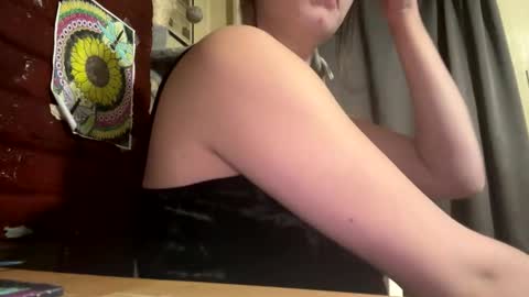 Snapshot of dabqueen_1994 chatting on 02.17.26 dabqueen_1994 online show from 02.17.26