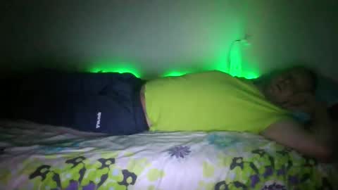 Snapshot of daddycomehome1 chatting on 09.15.25 daddycomehome1 online show from 09.15.25