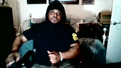 Snapshot of daddydraybbc chatting on 12.20.25 daddydraybbc online show from 12.20.25