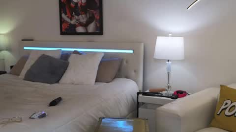 Sabrinna Bae online show from 12.16.24