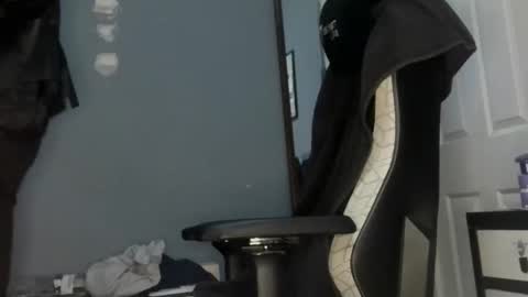 Snapshot of daddyl0nglegz93 chatting on 11.09.25 Cinnam0nRod online show from 11.09.25