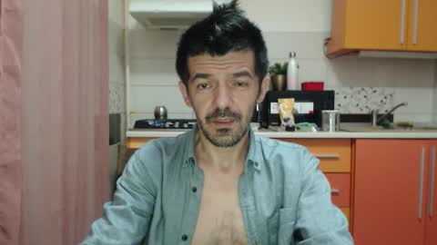 Snapshot of daddynextdoor86 chatting on 12.21.25 daddynextdoor86 online show from 12.21.25