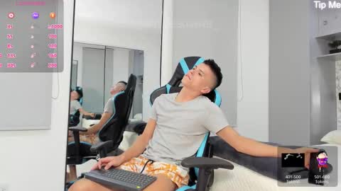 Snapshot of daddyrich4u chatting on 10.16.25 daddyrich4u online show from 10.16.25