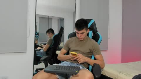 Snapshot of daddyrich4u chatting on 05.08.26 daddyrich4u online show from 05.08.26
