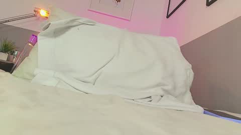 Snapshot of daddys_little_princesss chatting on 12.29.24 Antonella online show from 12.29.24