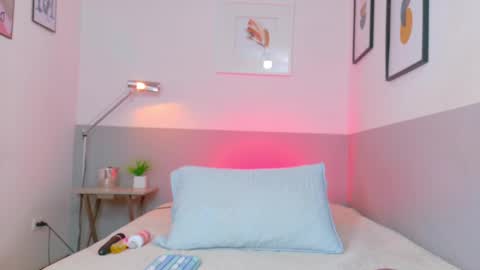 Snapshot of daddys_little_princesss chatting on 11.01.25 Antonella online show from 11.01.25