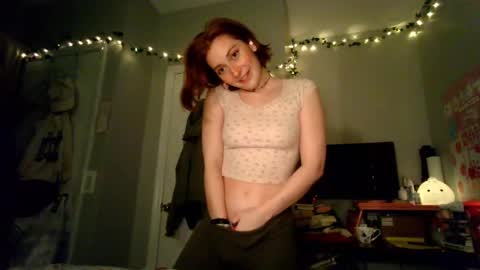 Snapshot of daddysdollhouse chatting on 09.26.25 Saoirse online show from 09.26.25