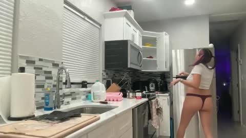 Snapshot of daddyslittlemiss chatting on 02.12.25 daddyslittlemiss online show from 02.12.25