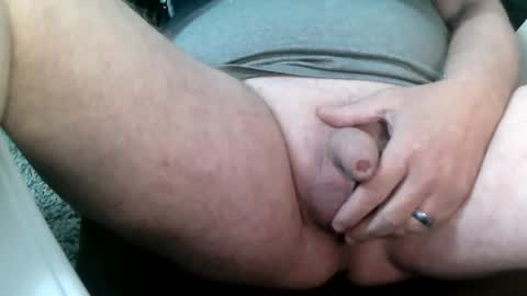 Snapshot of daddysmalls_55 chatting on 12.19.24 daddysmalls online show from 12.19.24