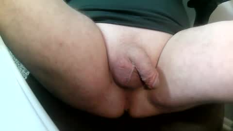 Snapshot of daddysmalls_55 chatting on 12.30.24 daddysmalls online show from 12.30.24