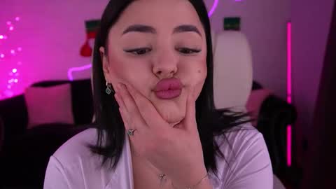 Snapshot of daenerys_daen chatting on 12.22.25 daenerys_daen online show from 12.22.25