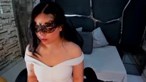 Snapshot of dafne_cleo chatting on 10.16.25 Dafne online show from 10.16.25