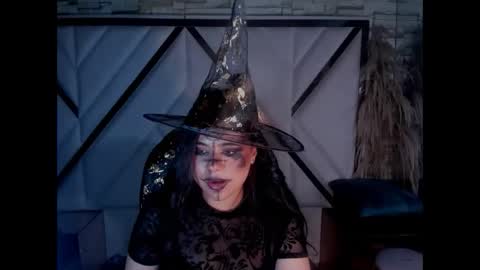 Snapshot of dafne_cleo chatting on 11.01.25 Dafne online show from 11.01.25