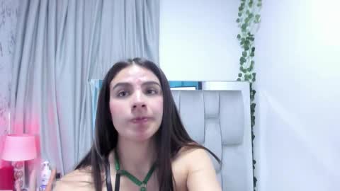 Snapshot of dafne_quenn chatting on 09.20.25 dafne_quenn online show from 09.20.25