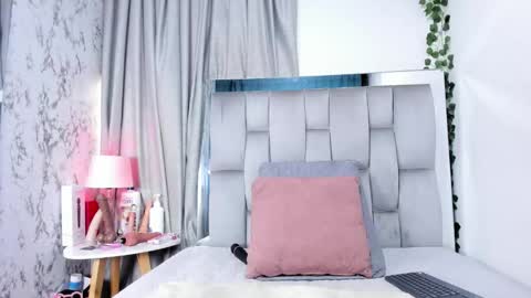 Snapshot of dafne_quenn chatting on 10.01.25 dafne_quenn online show from 10.01.25
