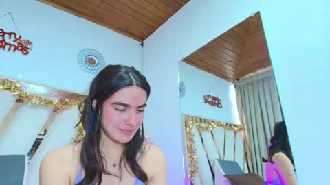 Snapshot of dafne_quenn chatting on 01.05.26 dafne_quenn online show from 01.05.26