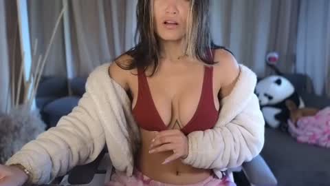 Snapshot of dafne_shark chatting on 06.25.26 LORENA online show from 06.25.26