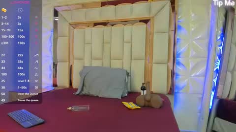 Snapshot of dafnee_adams chatting on 11.26.25 Dafnee online show from 11.26.25